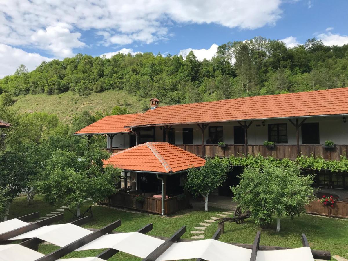 Konak Tosa Poganovo Bagian luar foto
